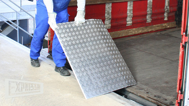 Aluminum dock plates and dock boards Expresso