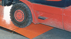 Mobile loading ramp Expresso designed to be put in place with a forklift