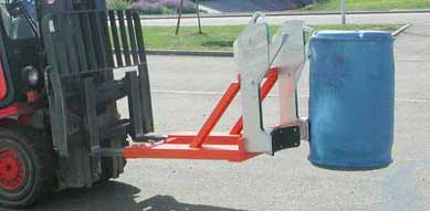 Automatic double drum grabbe for automatic handling of 2 drums