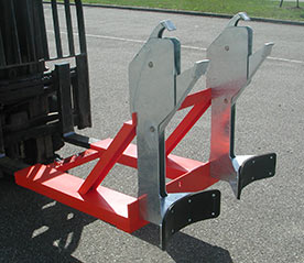 Automatic double drum grabber for automatic handling of 2 drums