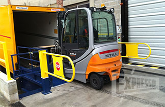 Swivelling dock barrier Expresso