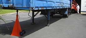 Safety trailer jack stand