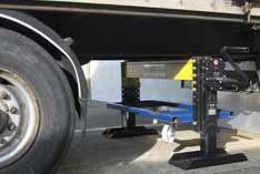 Reinforced safety trestle trailer jack for air suspension trailers