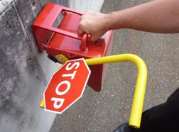 Steel wheel chock LACC001 with handle