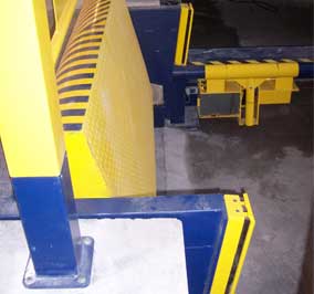 Dock leveler with anti-squash refuge area Expresso