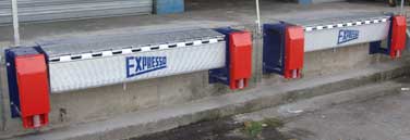 Aluminium mechanical edge-of-dock mini-leveler