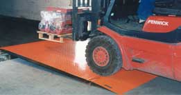 Steel loading ramp