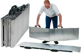 Folding ramp with two parts