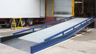 Stationary yard ramp