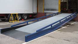 Stationary loading yard ramp