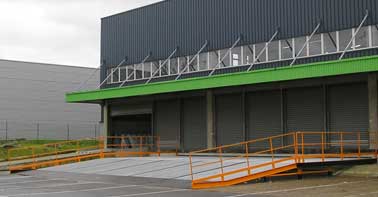 Leveling ramp for LCV