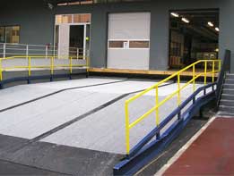 Leveling ramp for LCV