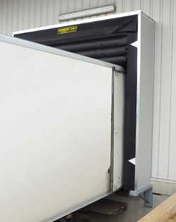 Inflatable dock shelter