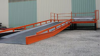 External open loading platform with access ramp