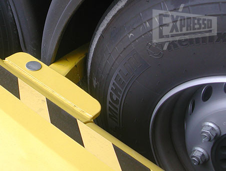 Stop Trucks®, Vehicle restraints - Truck docking immobilization