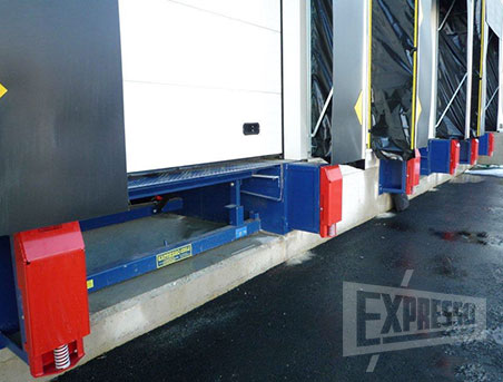 Telescopic lip dock leveler Expresso