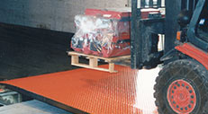 Mobile loading ramp Expresso designed to be put in place with a forklift