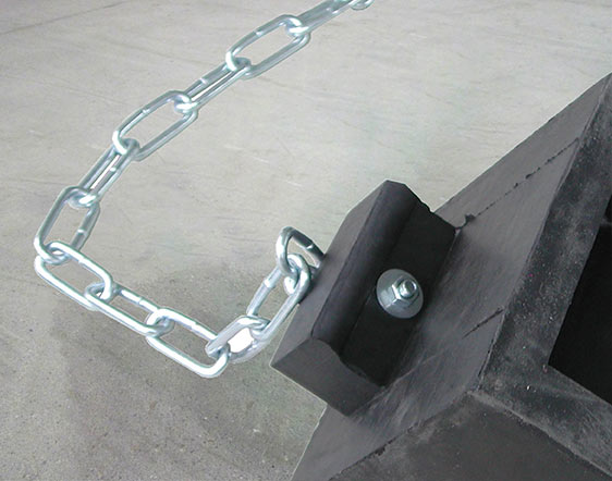 Chain for rubber wheel chock