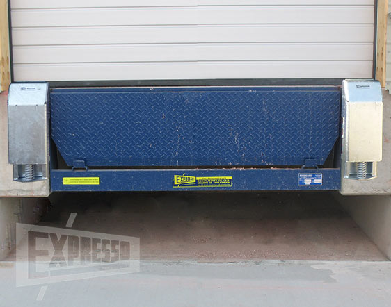 Expresso tilting lip dock levellers with galvanised mobile bumpers