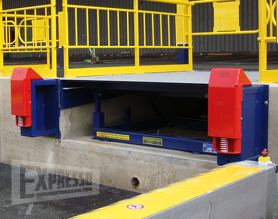 Telescopic lip dock leveler Expresso